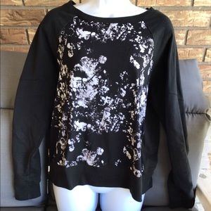 Black and White Top Sz L